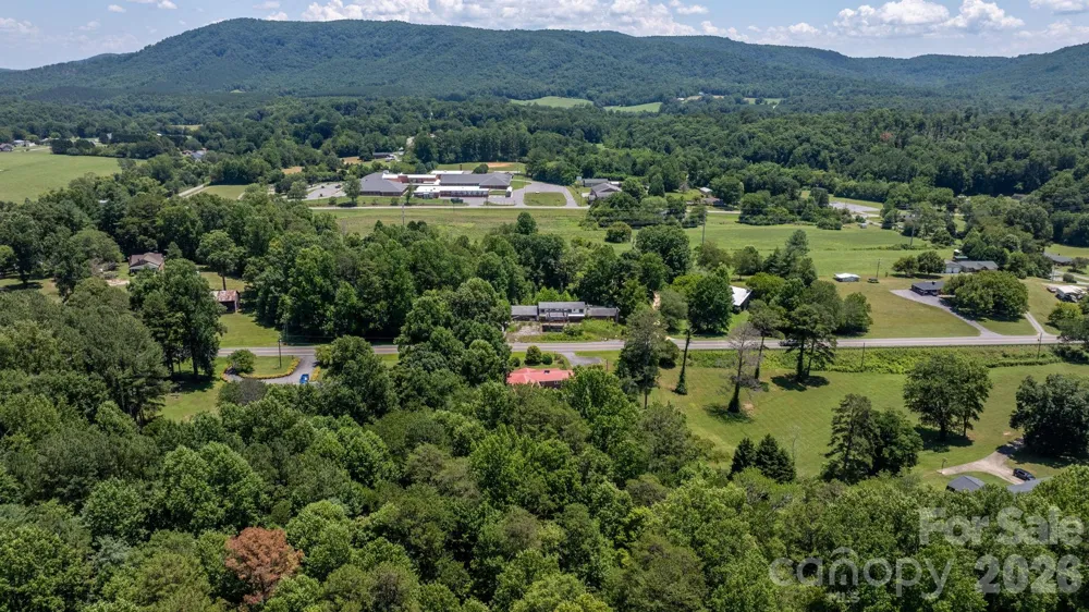 6264 US 221 Highway S Marion, NC 28752
