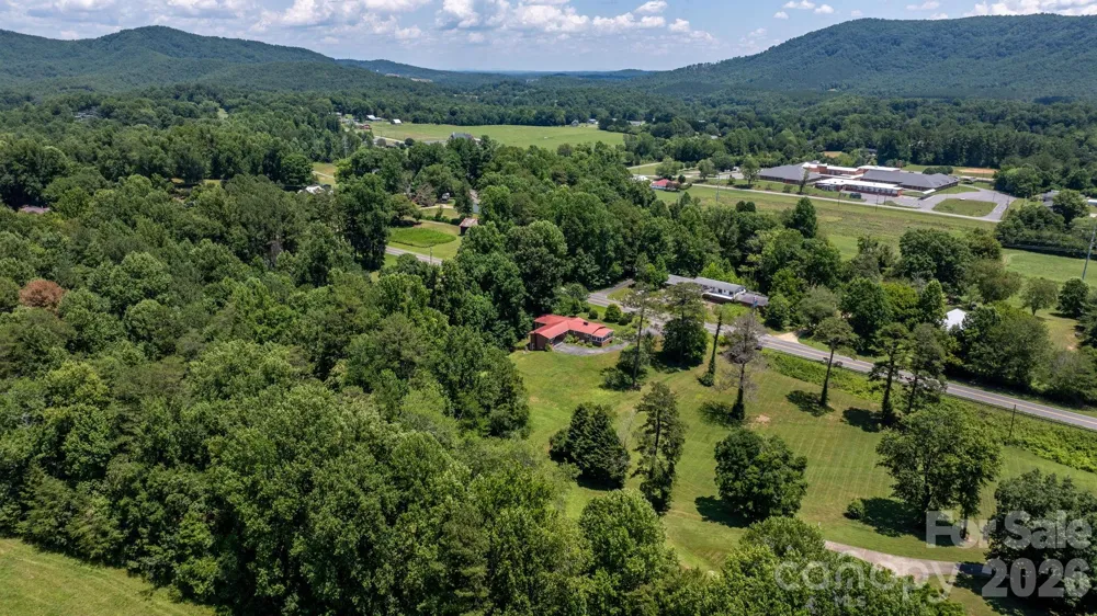 6264 US 221 Highway S Marion, NC 28752