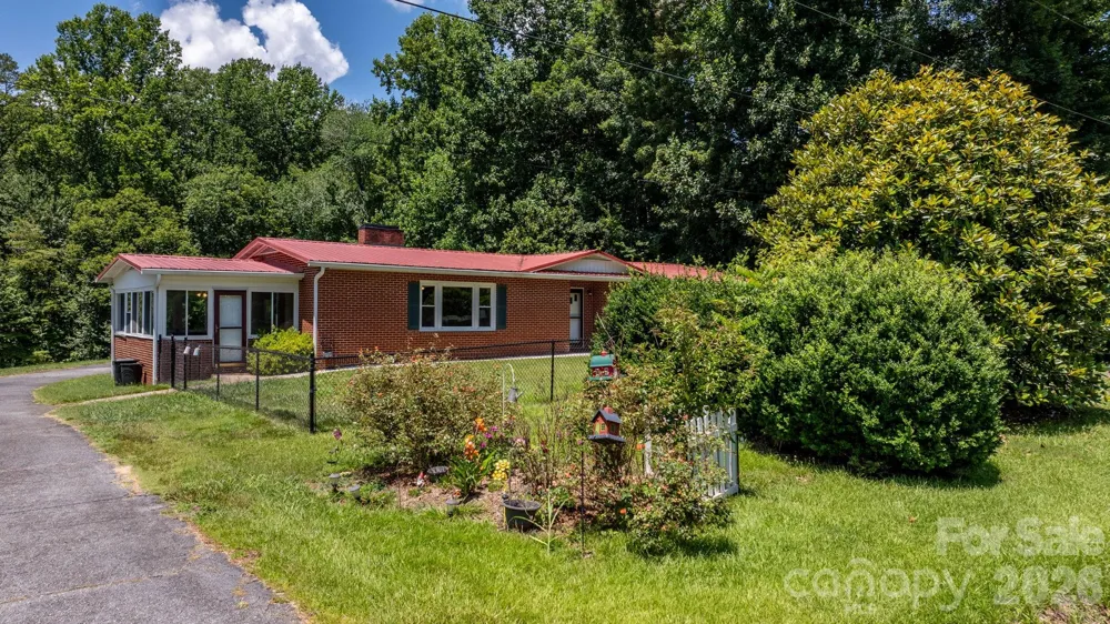 6264 US 221 Highway S Marion, NC 28752