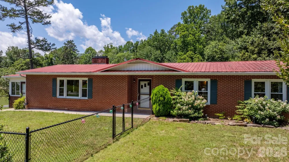 6264 US 221 Highway S Marion, NC 28752