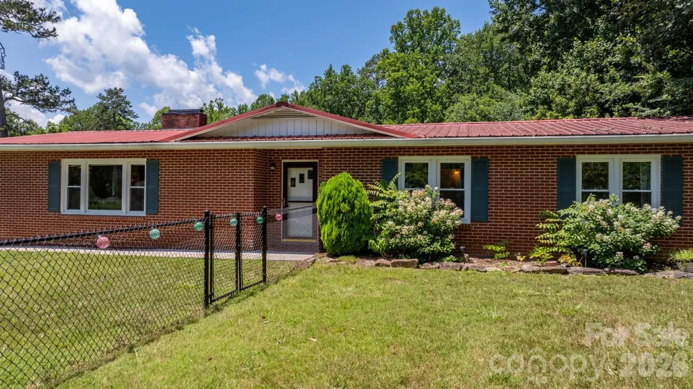 6264 US 221 Highway S Marion, NC 28752