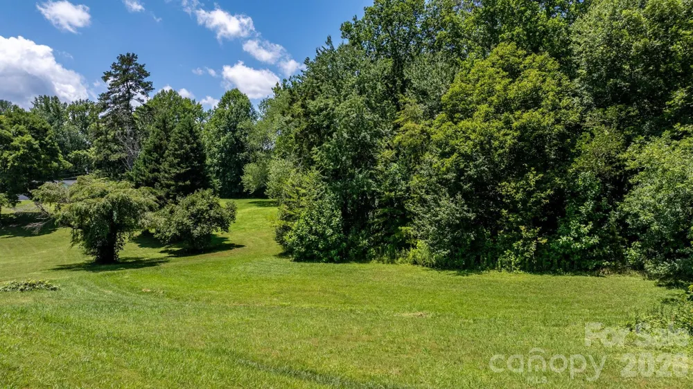 6264 US 221 Highway S Marion, NC 28752