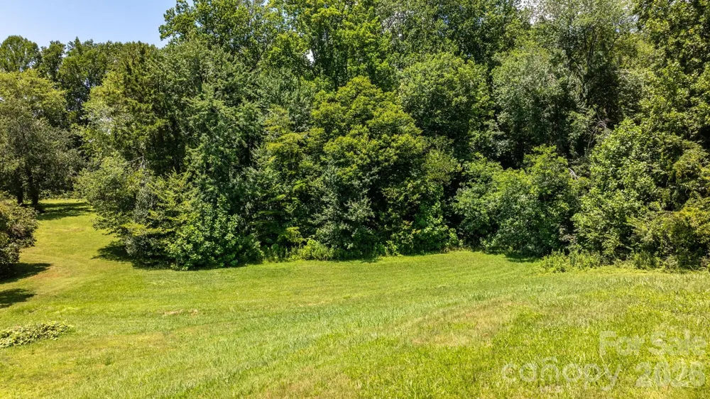 6264 US 221 Highway S Marion, NC 28752