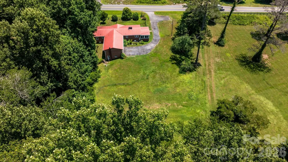 6264 US 221 Highway S Marion, NC 28752