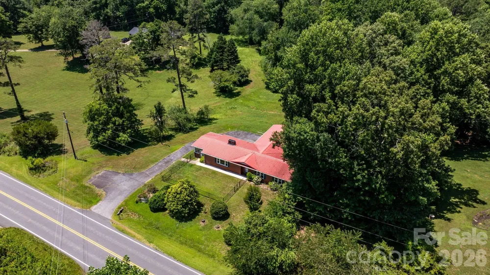 6264 US 221 Highway S Marion, NC 28752