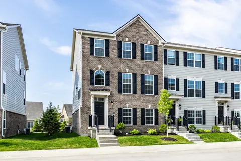 3521 Brampton Lane