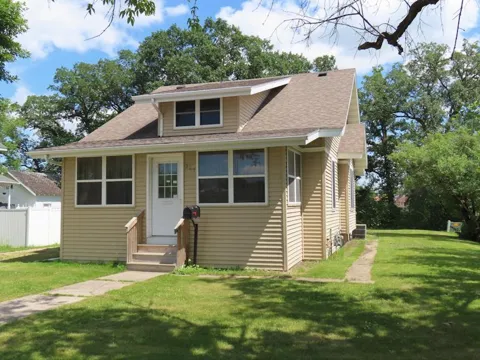 320 Red Lake Boulevard