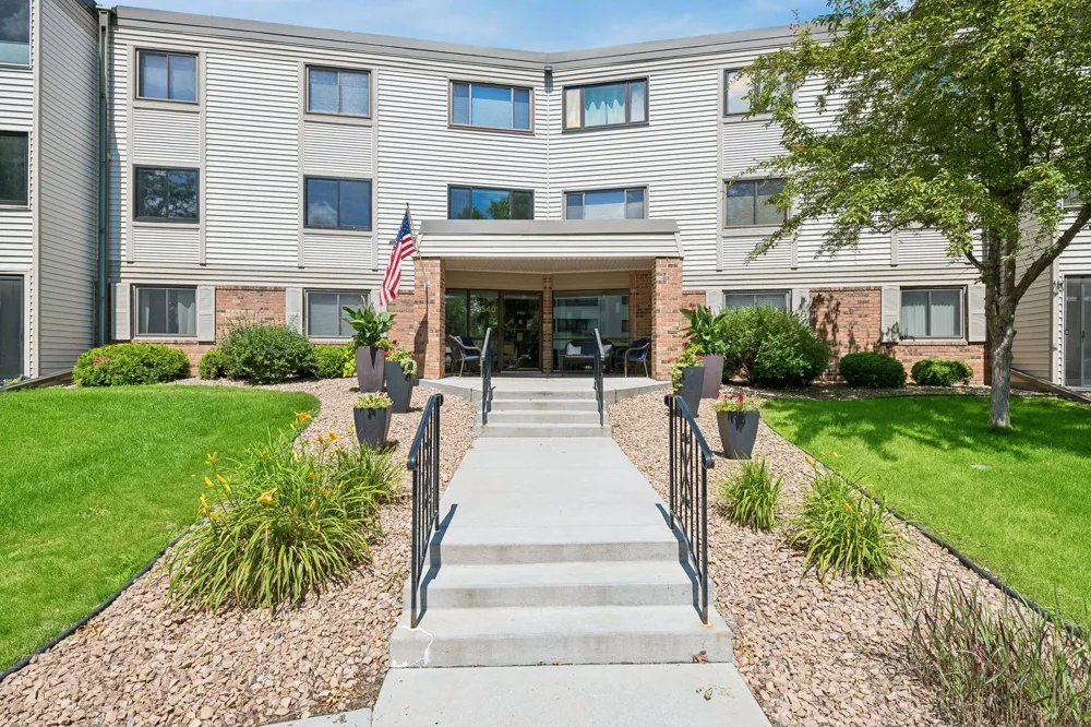 10540 43rd Avenue #103 Plymouth, MN 55442