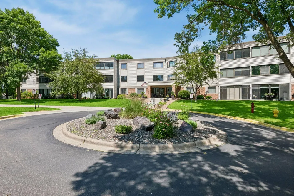 10540 43rd Avenue #103 Plymouth, MN 55442