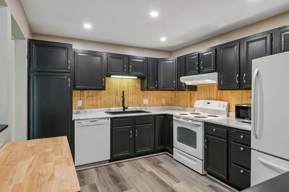 10540 43rd Avenue #103 Plymouth, MN 55442