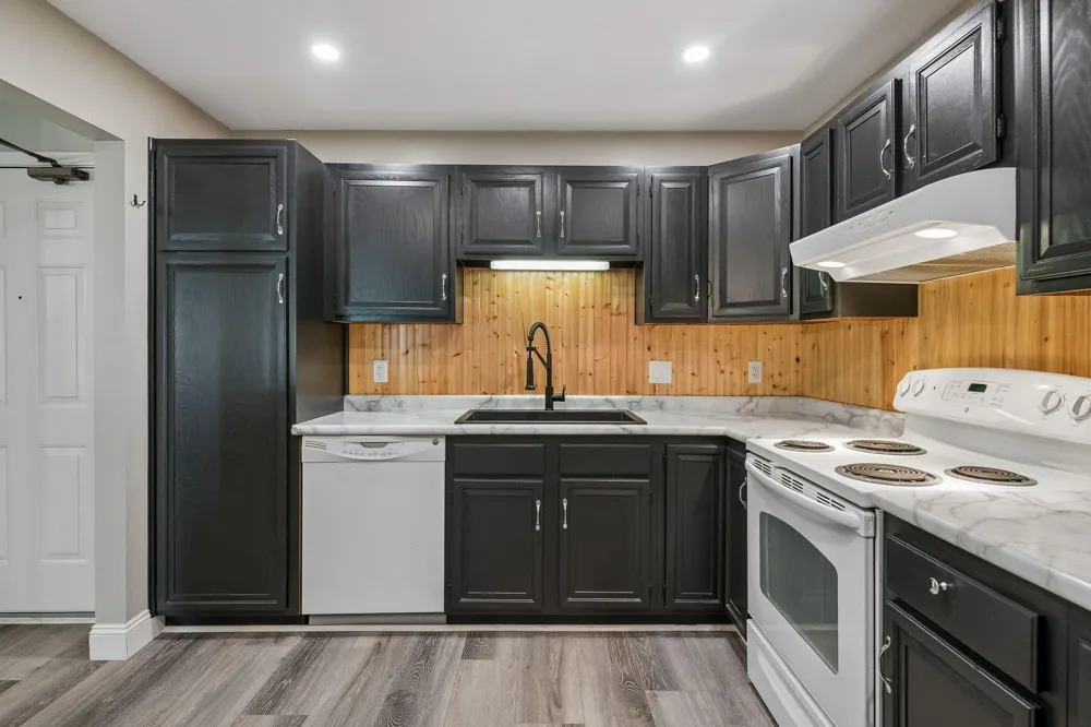 10540 43rd Avenue #103 Plymouth, MN 55442