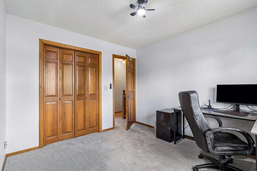 900 Nina Court Mendota Heights, MN 55118