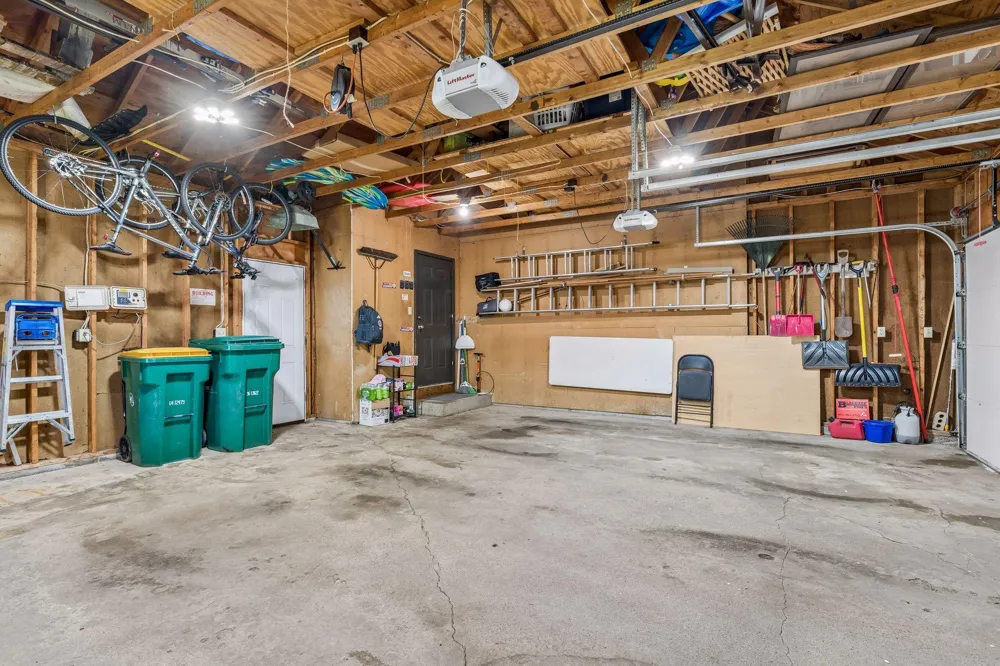 900 Nina Court Mendota Heights, MN 55118