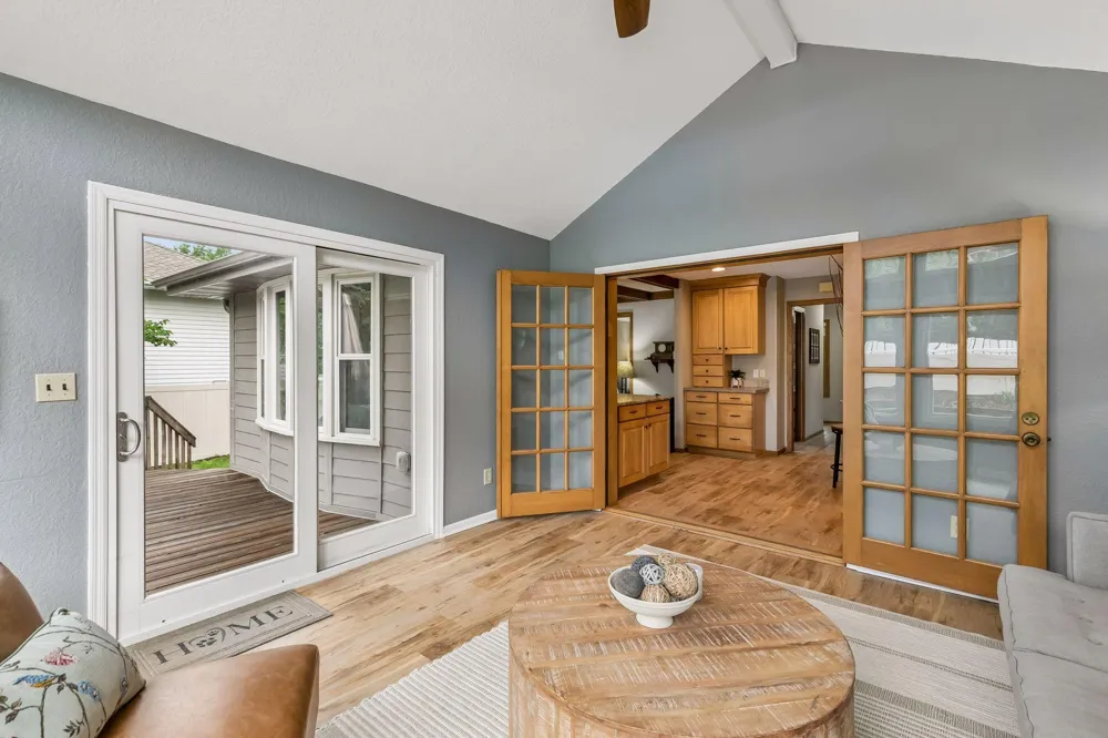 900 Nina Court Mendota Heights, MN 55118