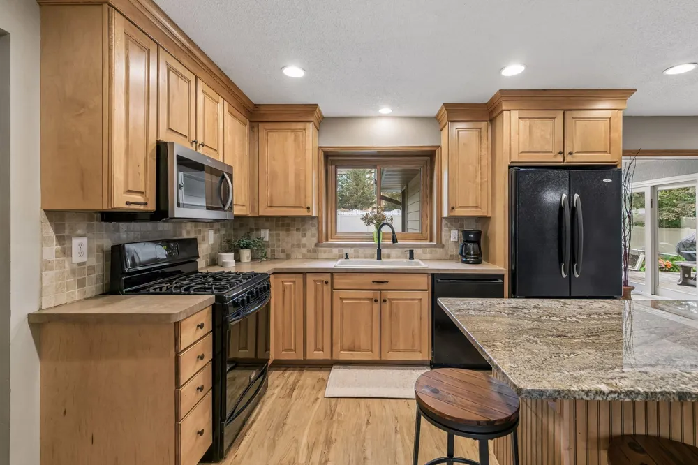 900 Nina Court Mendota Heights, MN 55118