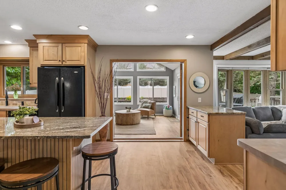 900 Nina Court Mendota Heights, MN 55118