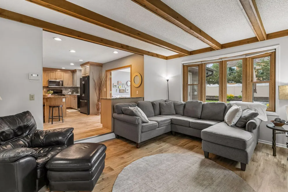 900 Nina Court Mendota Heights, MN 55118