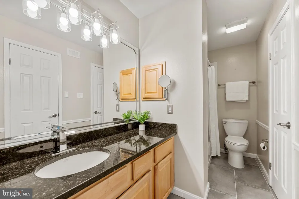 3311 WYNDHAM CIRCLE #2202 Alexandria, VA 22302