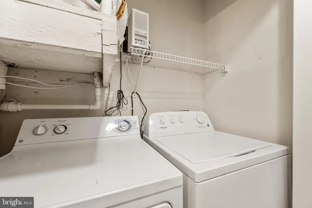3311 WYNDHAM CIRCLE #2202 Alexandria, VA 22302