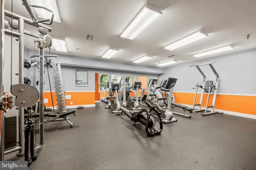 3311 WYNDHAM CIRCLE #2202 Alexandria, VA 22302