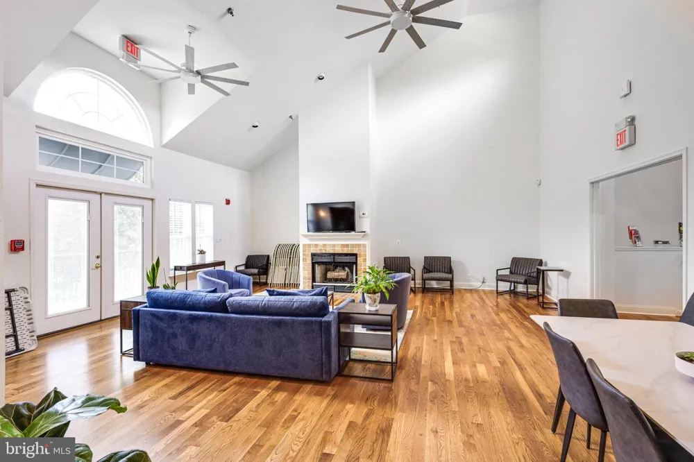 3311 WYNDHAM CIRCLE #2202 Alexandria, VA 22302
