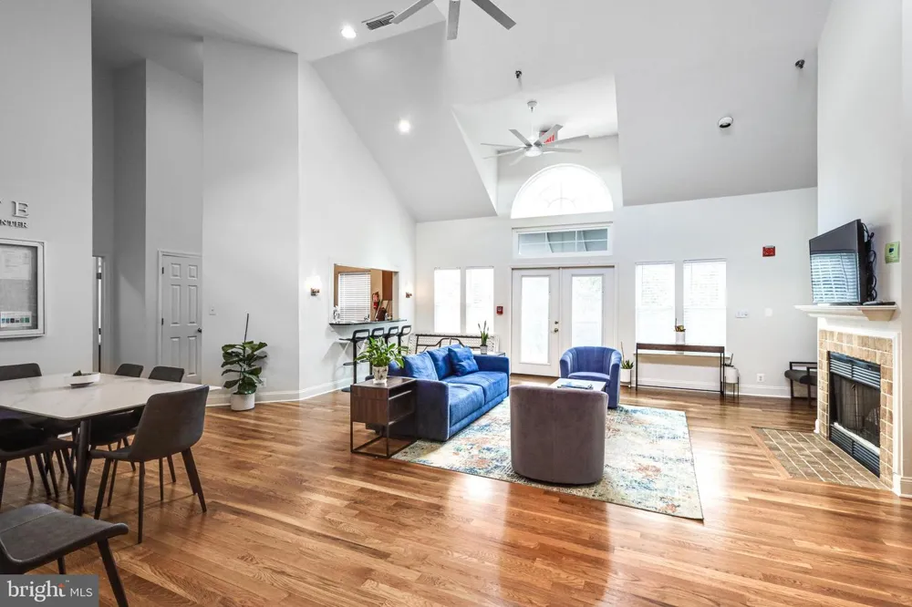 3311 WYNDHAM CIRCLE #2202 Alexandria, VA 22302