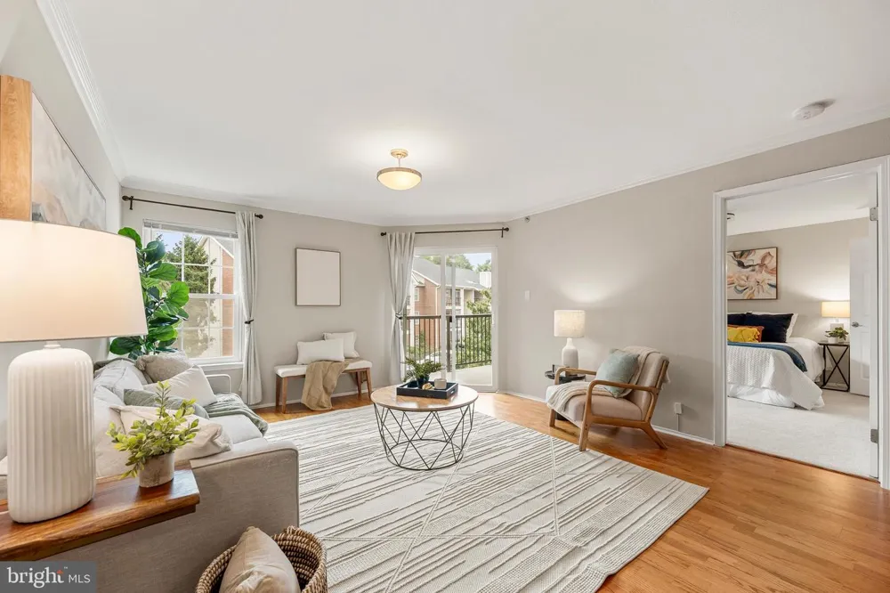 3311 WYNDHAM CIRCLE #2202 Alexandria, VA 22302
