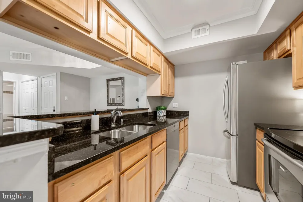 3311 WYNDHAM CIRCLE #2202 Alexandria, VA 22302