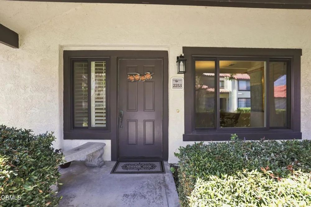 2253 Martinique Lane Oxnard, CA 93035