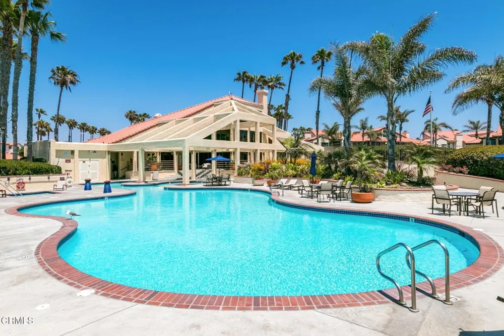 2253 Martinique Lane Oxnard, CA 93035