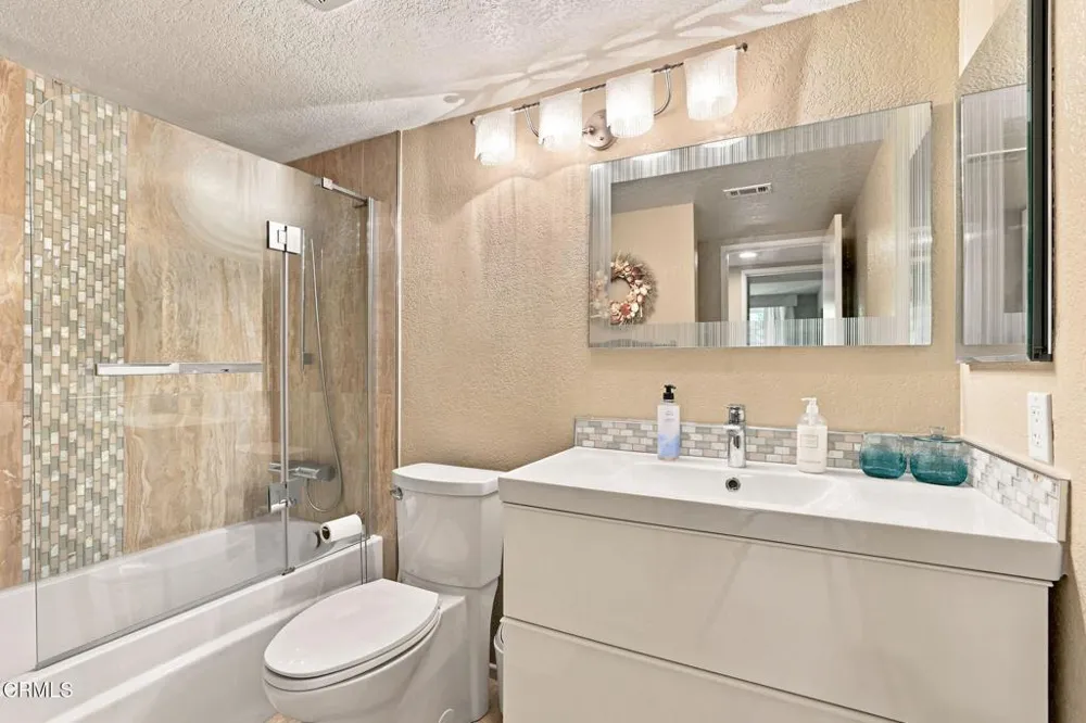 2253 Martinique Lane Oxnard, CA 93035