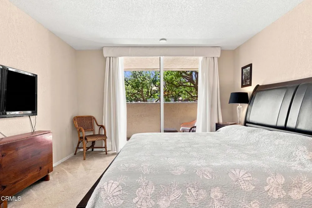 2253 Martinique Lane Oxnard, CA 93035