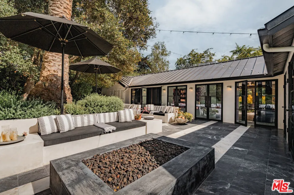 1381 E Valley Road Santa Barbara, CA 93108