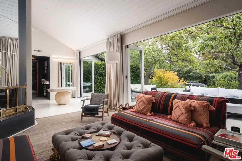 1381 E Valley Road Santa Barbara, CA 93108