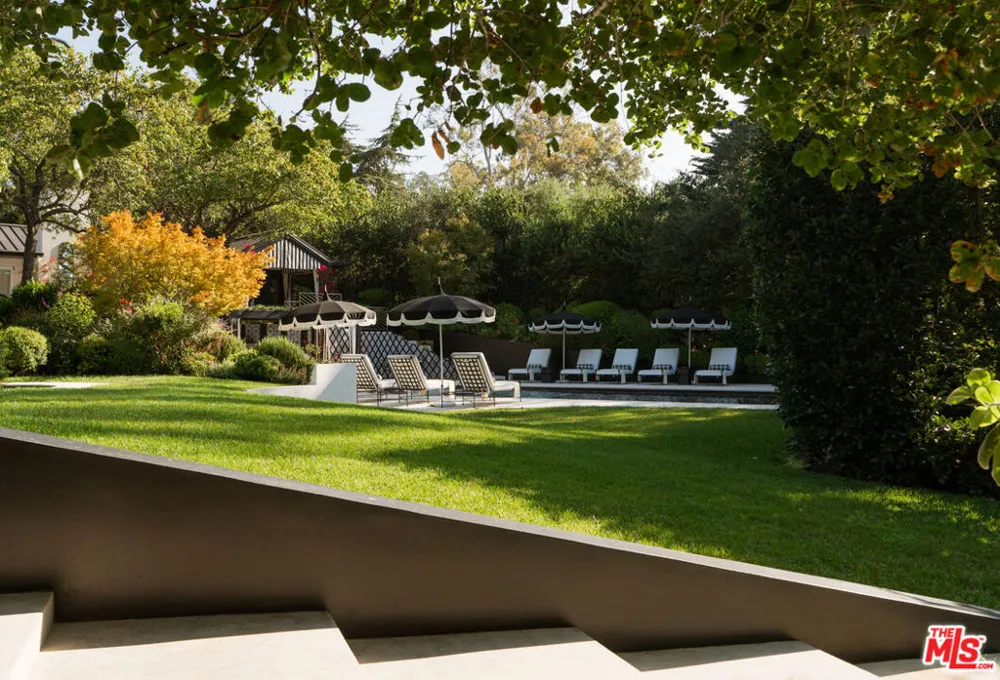 1381 E Valley Road Santa Barbara, CA 93108
