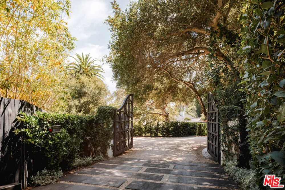 1381 E Valley Road Santa Barbara, CA 93108