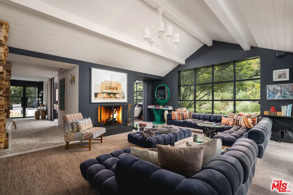 1381 E Valley Road Santa Barbara, CA 93108