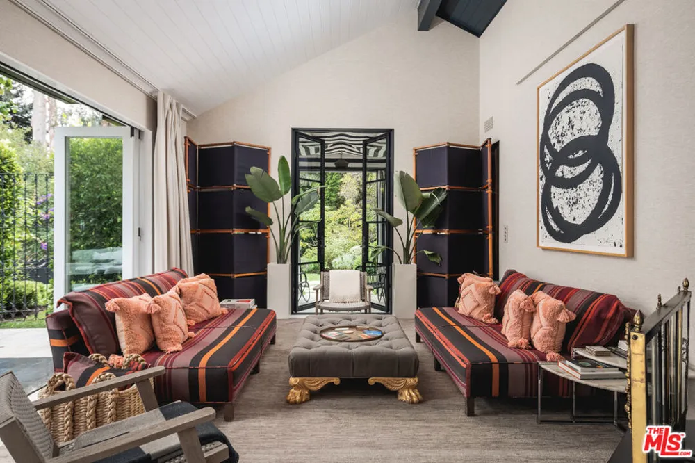 1381 E Valley Road Santa Barbara, CA 93108