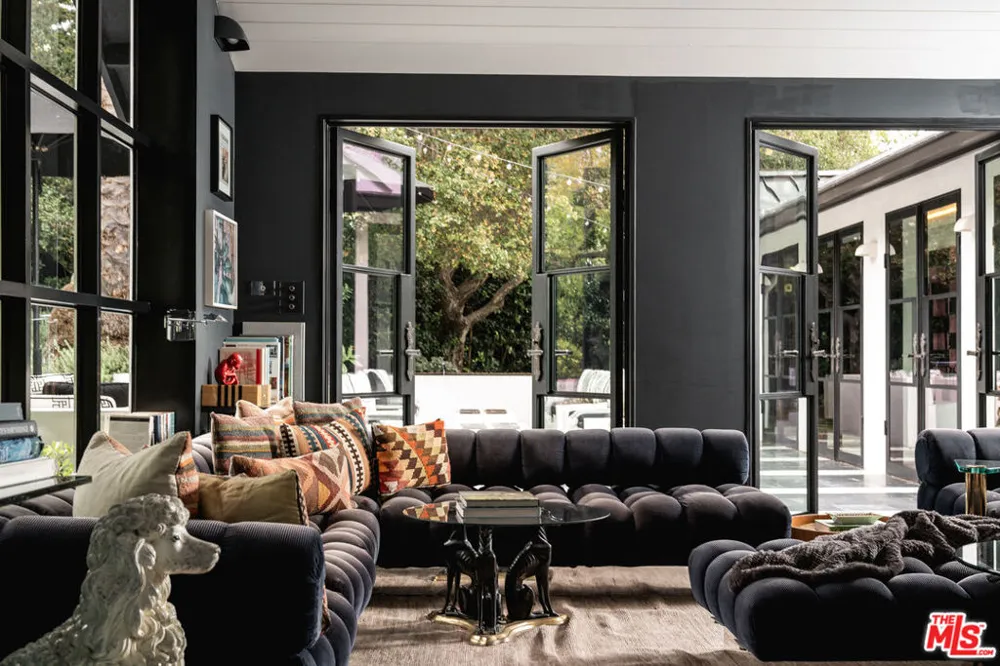 1381 E Valley Road Santa Barbara, CA 93108