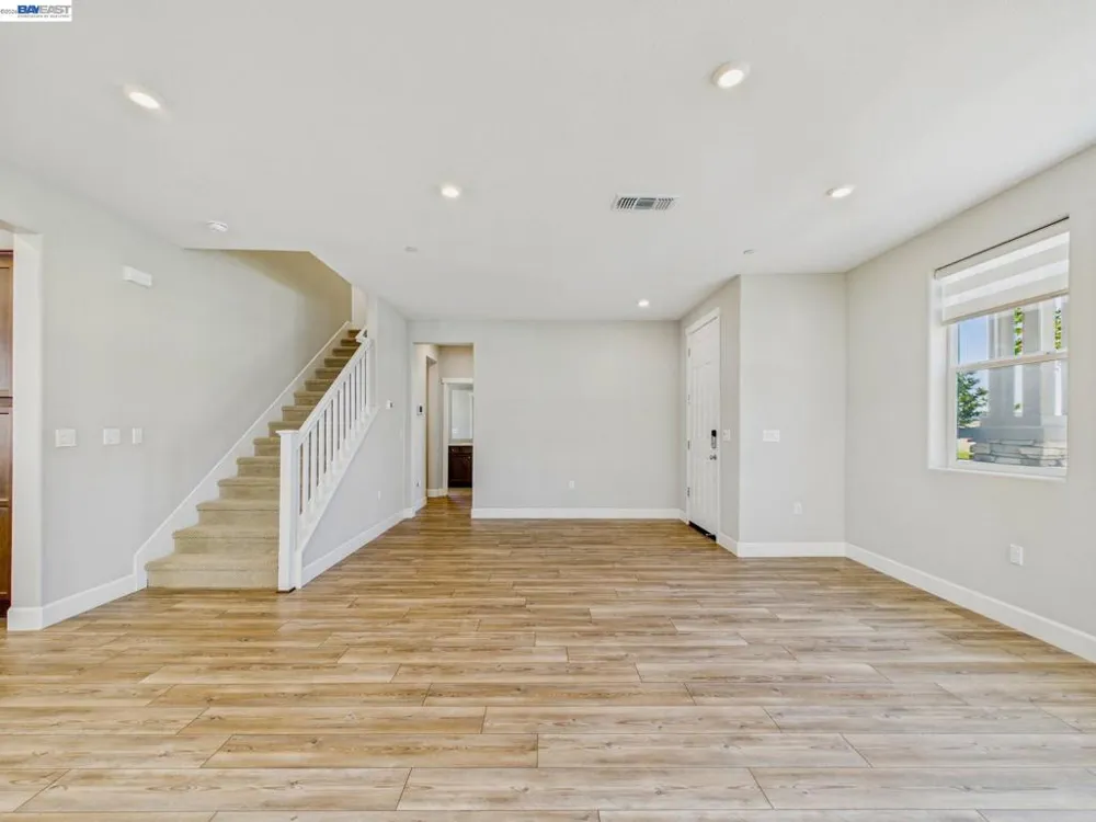 233 E Central Pkwy Mountain House, CA 95391