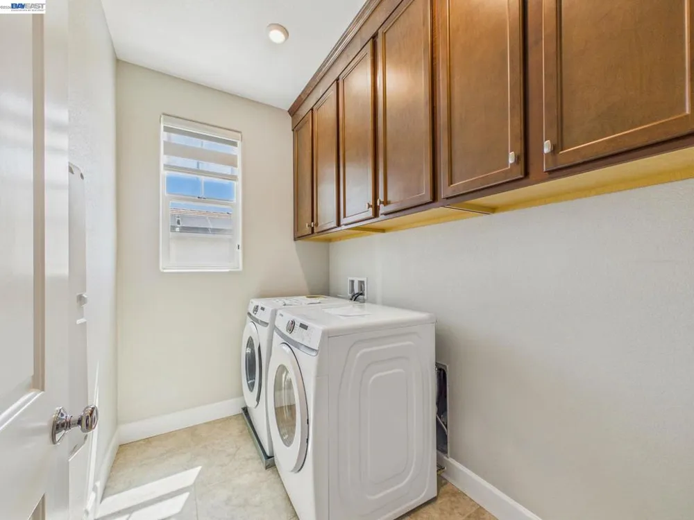 233 E Central Pkwy Mountain House, CA 95391