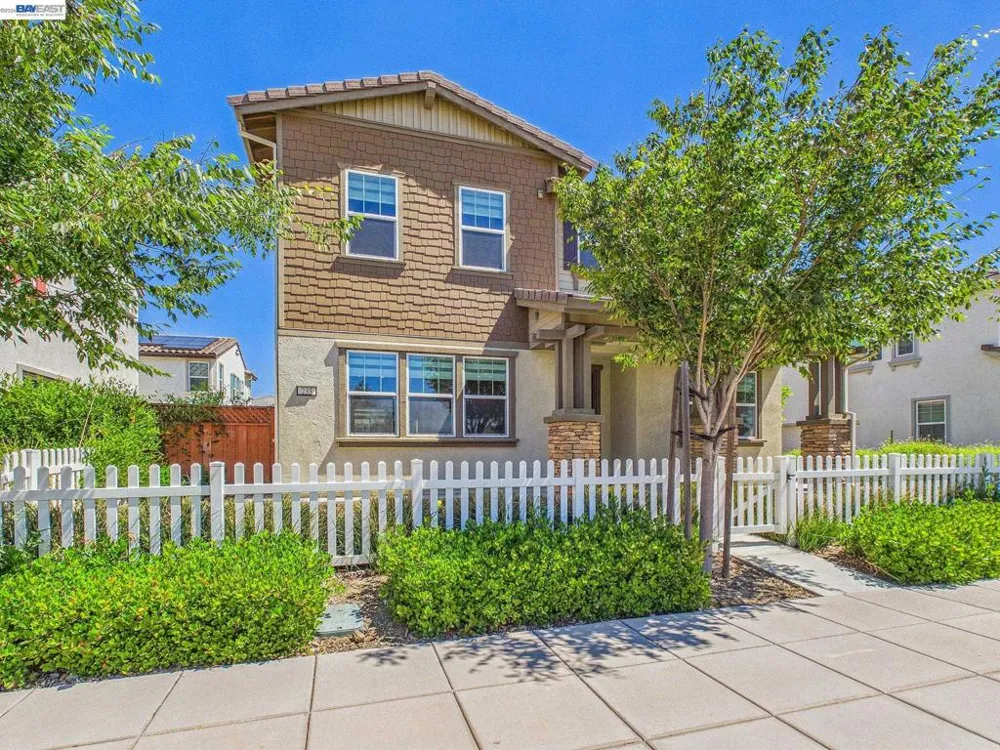 233 E Central Pkwy Mountain House, CA 95391