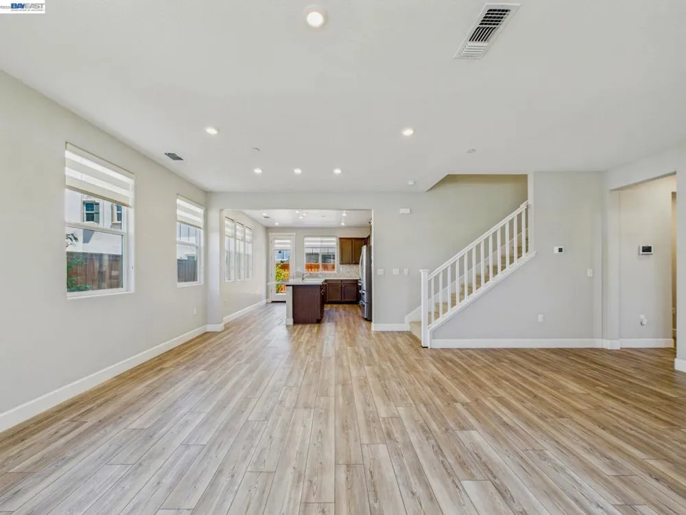 233 E Central Pkwy Mountain House, CA 95391