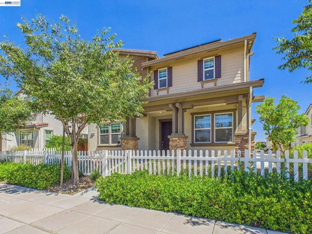 233 E Central Pkwy Mountain House, CA 95391