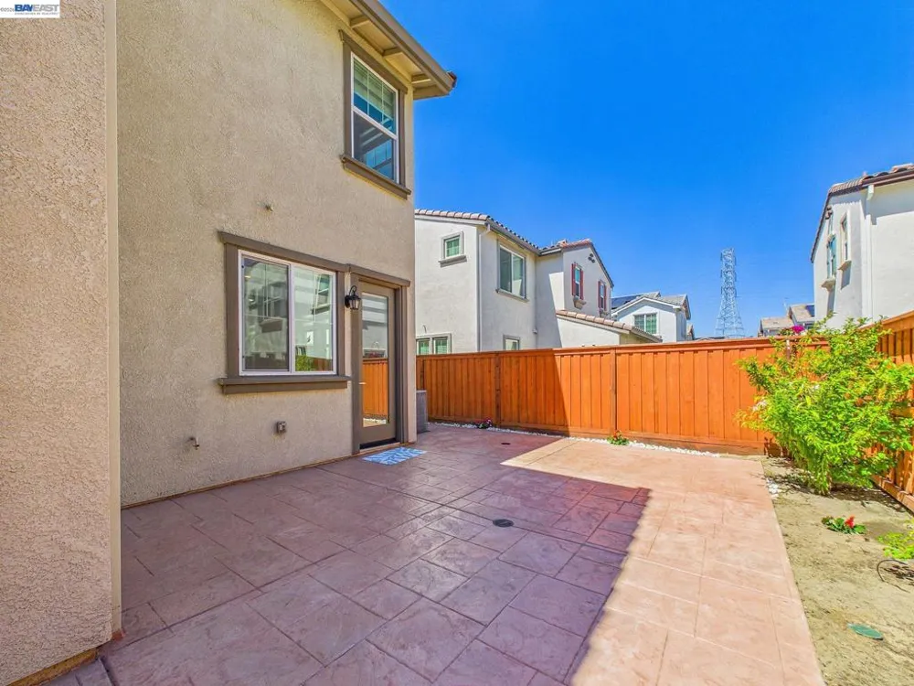 233 E Central Pkwy Mountain House, CA 95391