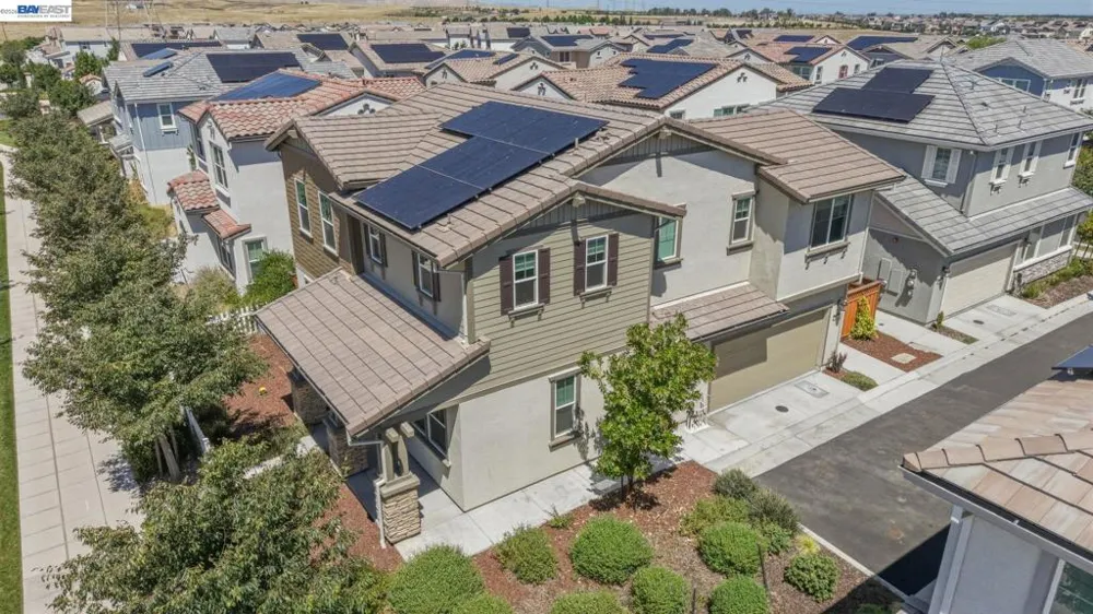 233 E Central Pkwy Mountain House, CA 95391