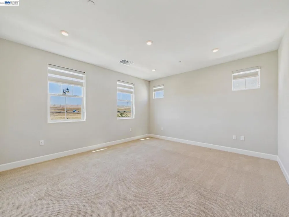 233 E Central Pkwy Mountain House, CA 95391