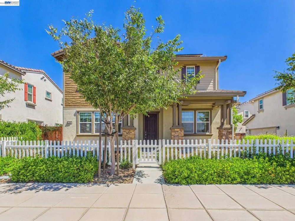 233 E Central Pkwy Mountain House, CA 95391