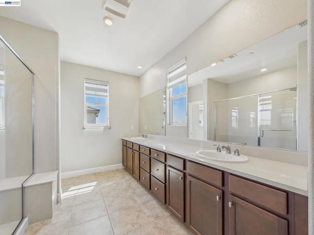 233 E Central Pkwy Mountain House, CA 95391