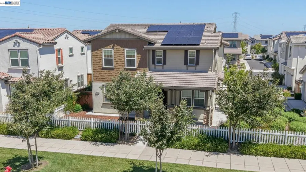 233 E Central Pkwy Mountain House, CA 95391